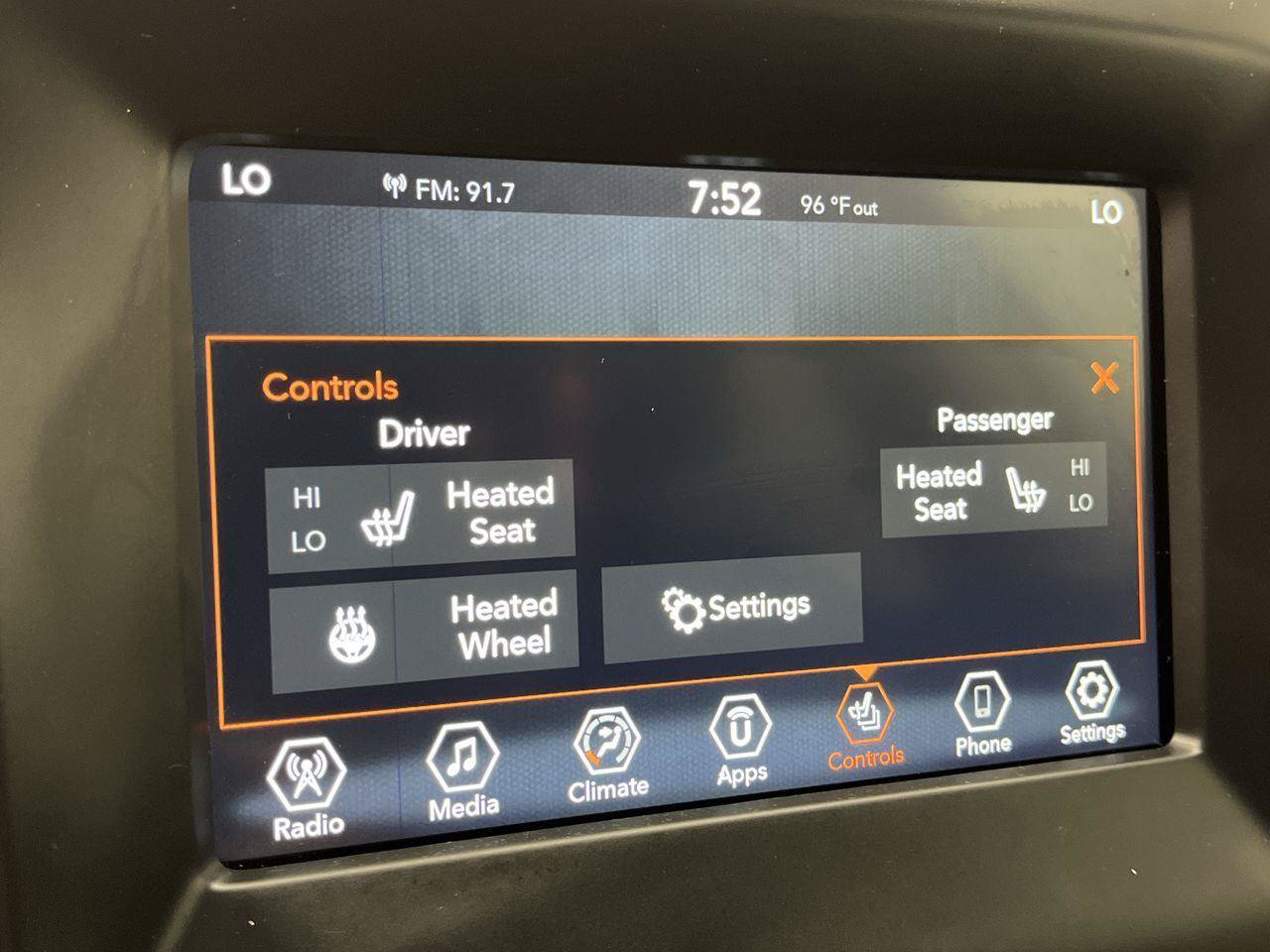 Used 2020 Jeep Compass Latitude w/ Cold Weather Group AWD/4WD image 20