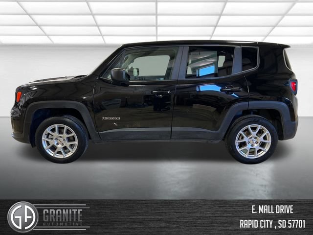Used 2023 Jeep Renegade Latitude AWD/4WD image 3