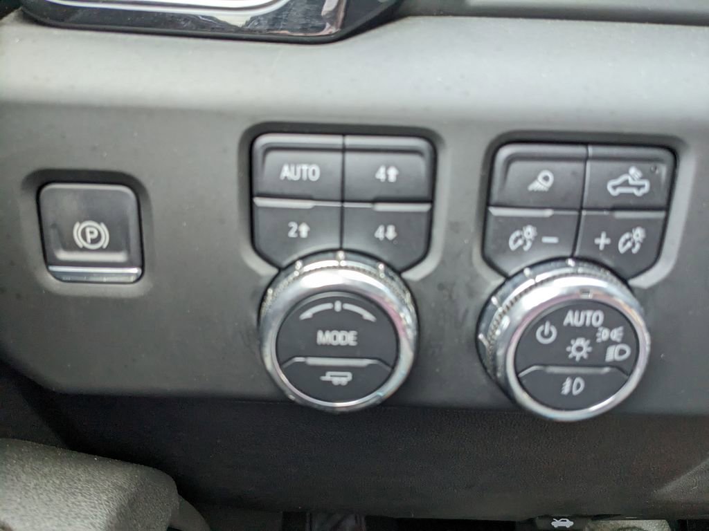 Used 2025 GMC Sierra 2500 AT4 image 67