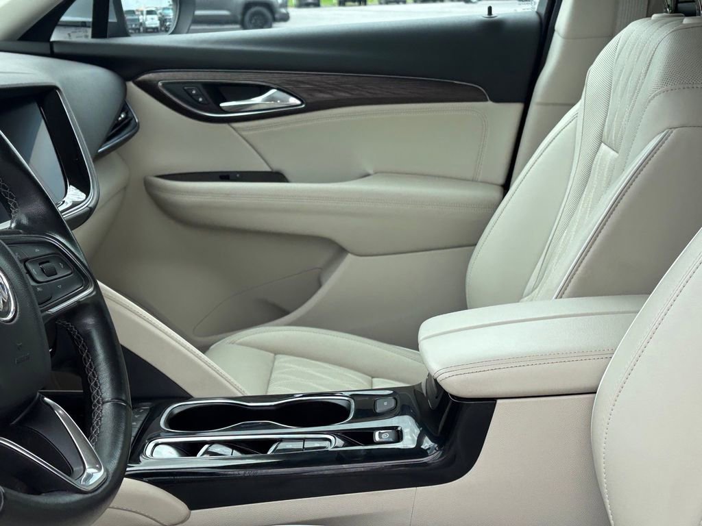 Used 2023 Buick Envision Avenir AWD/4WD image 10