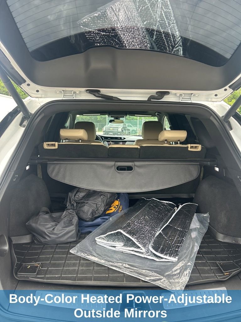 Used 2017 Cadillac XT5 Luxury w/ Driver Awareness Package image 14