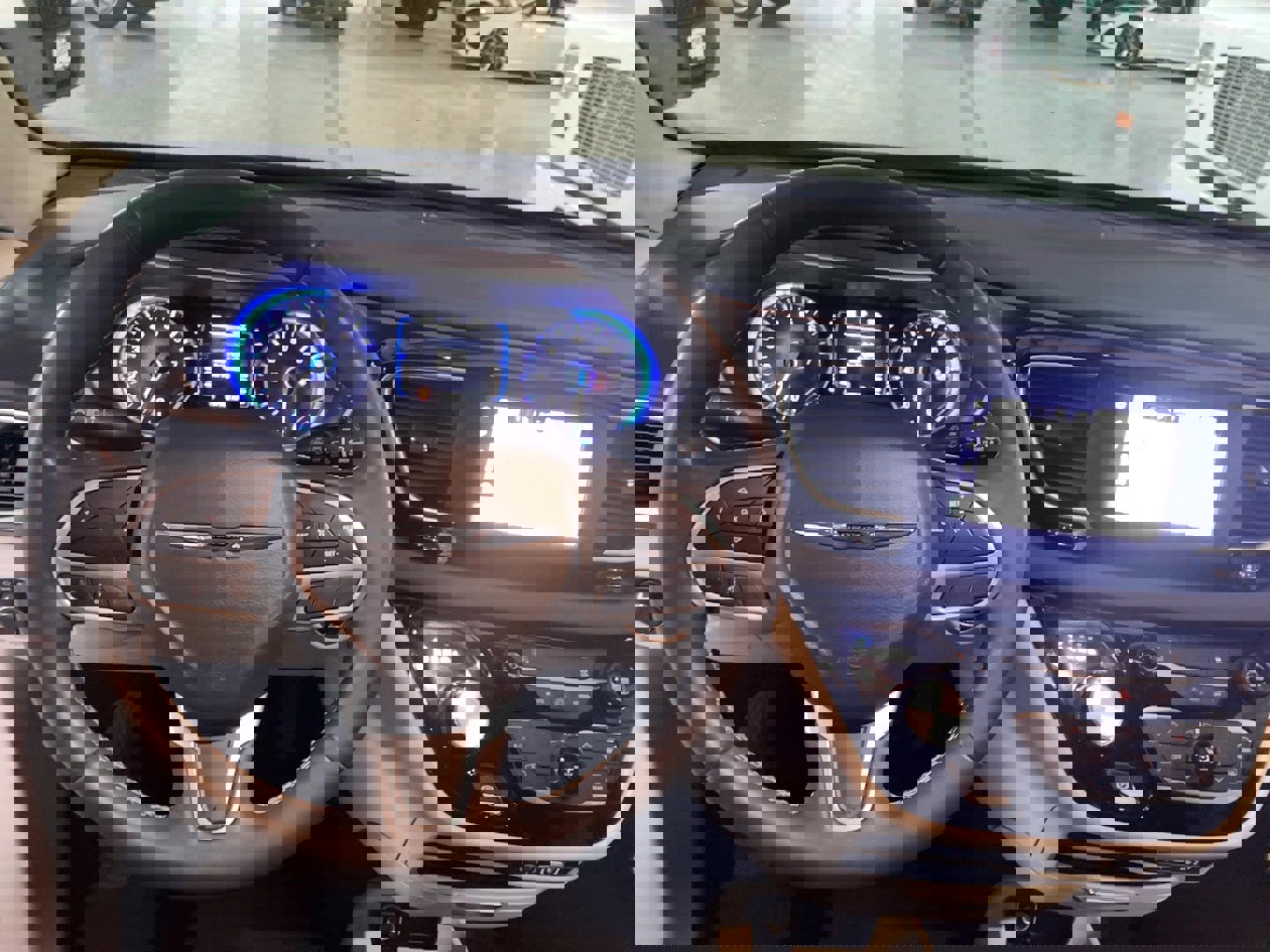 Used 2022 Chrysler Voyager LX image 13