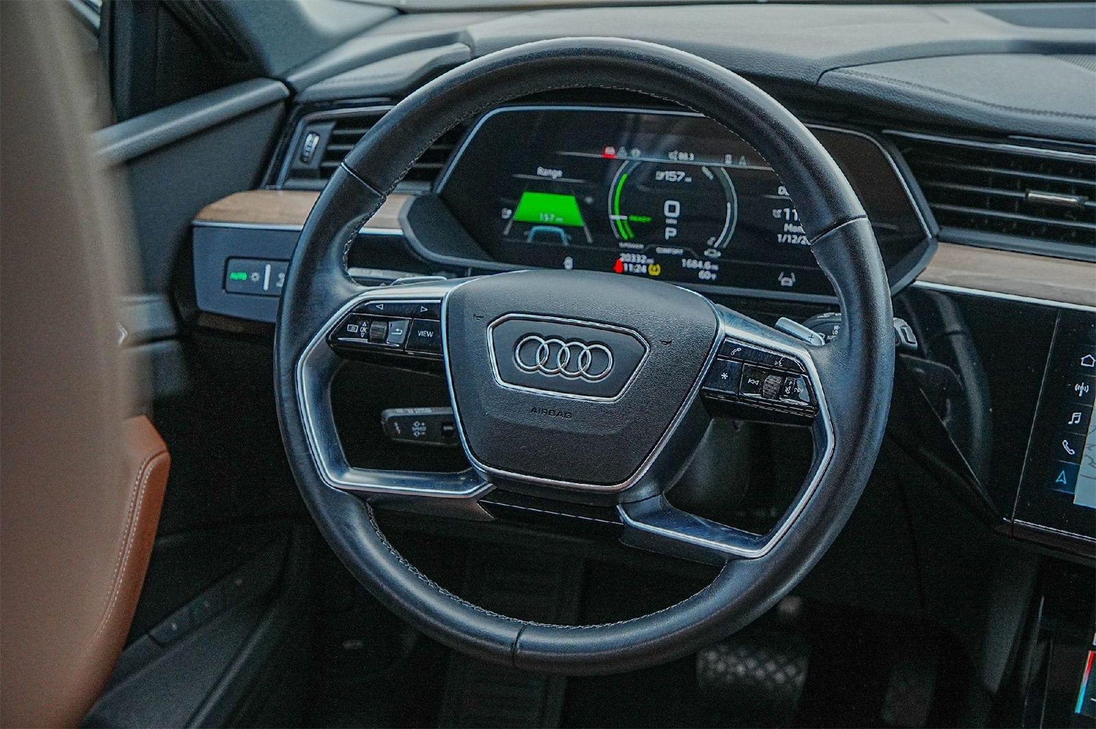 Used 2024 Audi Q8 e-tron Premium Plus image 25