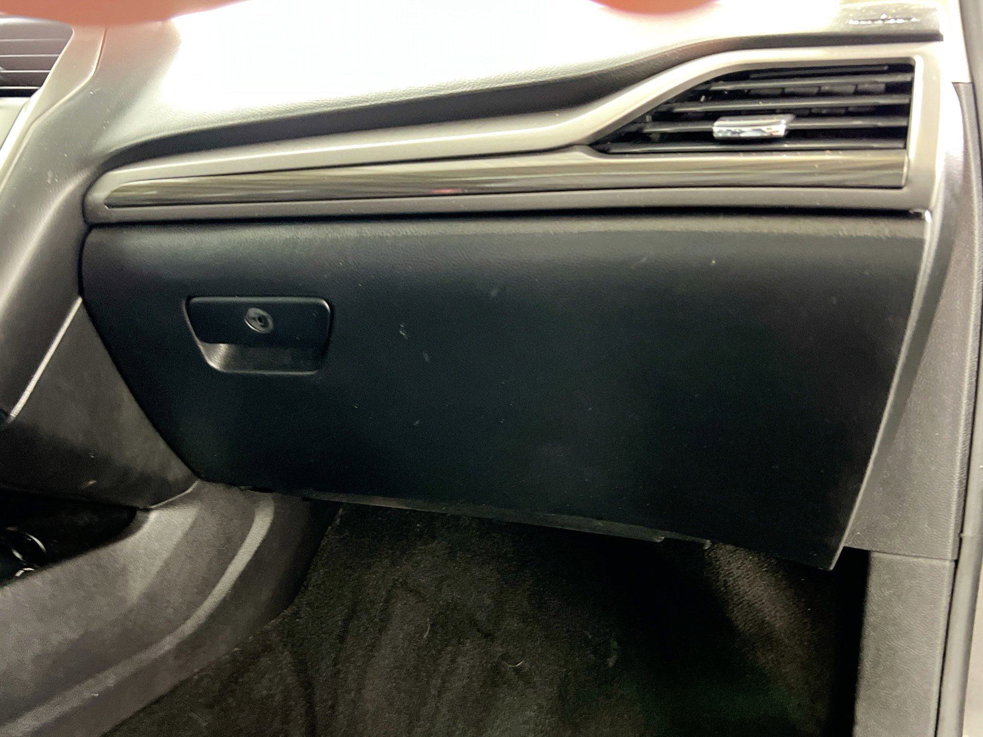 Used 2020 Ford Fusion SEL FWD image 35