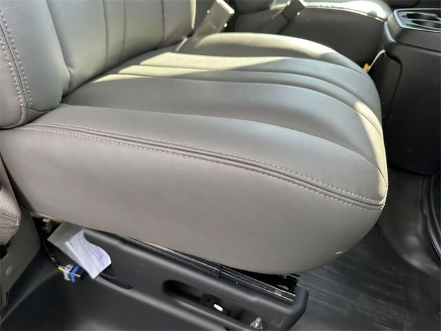 New 2023 Chevrolet Express 4500 w/ Power Convenience Package RWD image 27