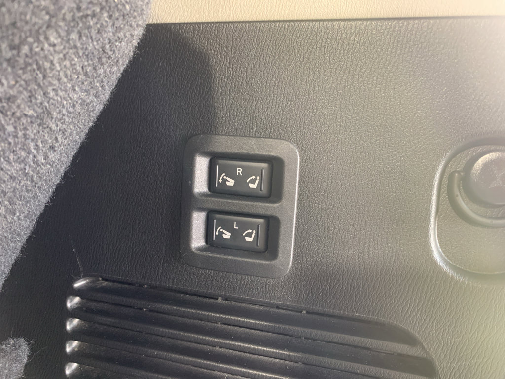 Used 2018 INFINITI QX80 2WD w/ Driver Assistance Package image 37