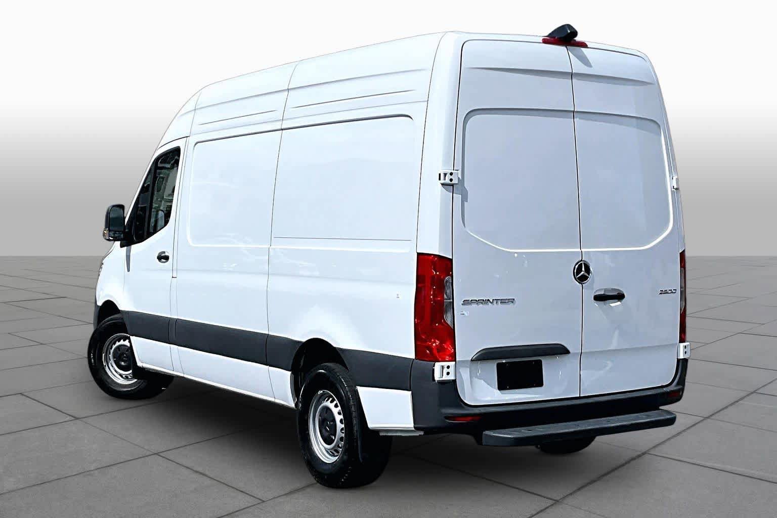 Used 2025 Mercedes-Benz Sprinter 2500 image 12