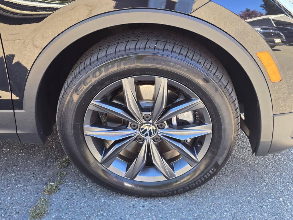 Used 2022 Volkswagen Tiguan SE AWD/4WD image 9