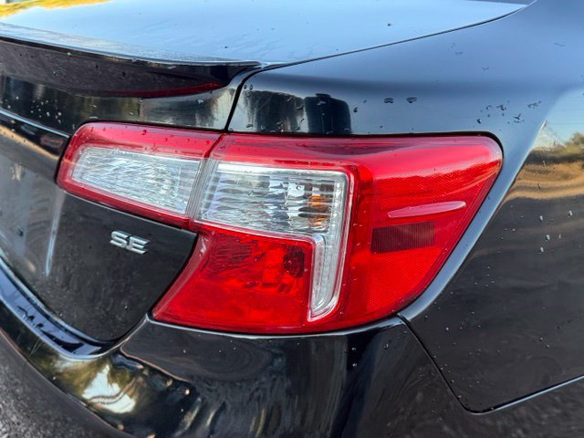 Used 2014 Toyota Camry SE FWD image 12