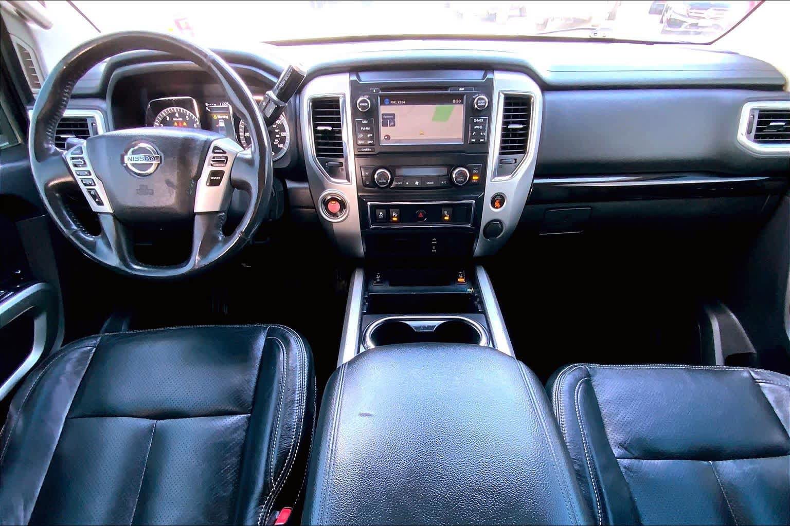 Used 2018 Nissan Titan SV w/ SV Convenience Package image 14