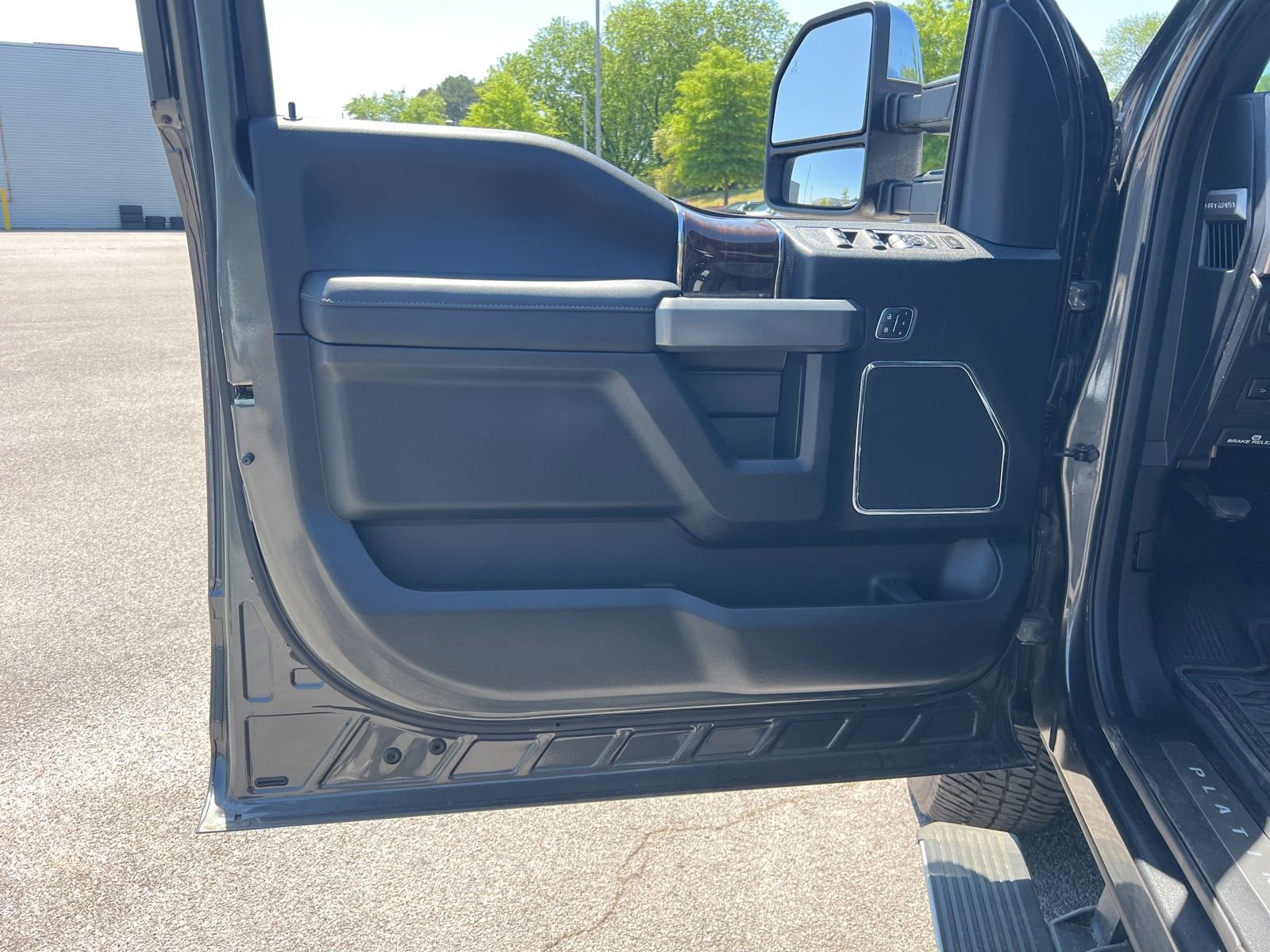 Used 2017 Ford F250 Platinum w/ Platinum Ultimate Package image 33