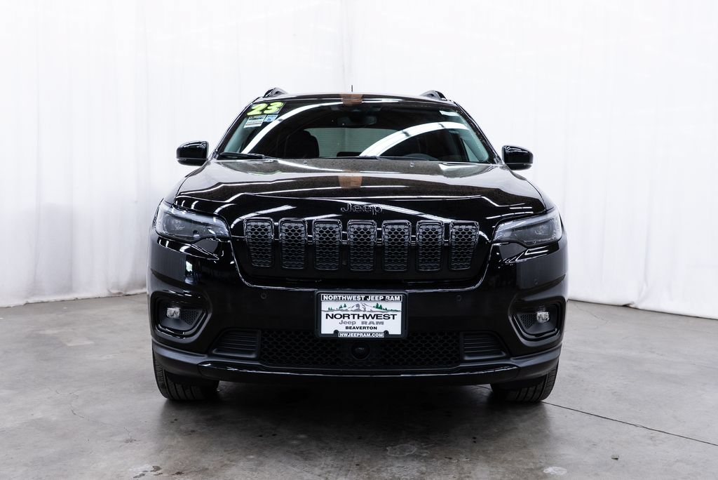 Used 2023 Jeep Cherokee Altitude Lux AWD/4WD image 2