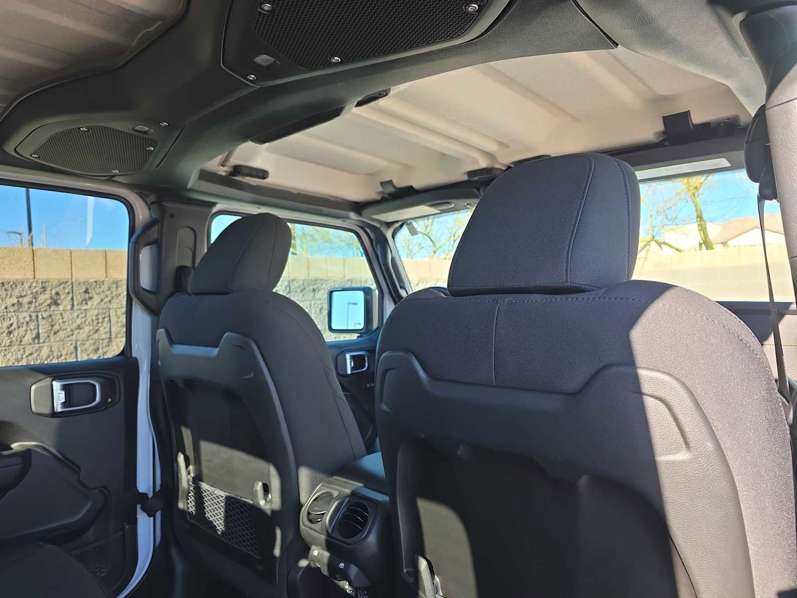 Certified 2024 Jeep Gladiator Mojave w/ Technology Group image 30