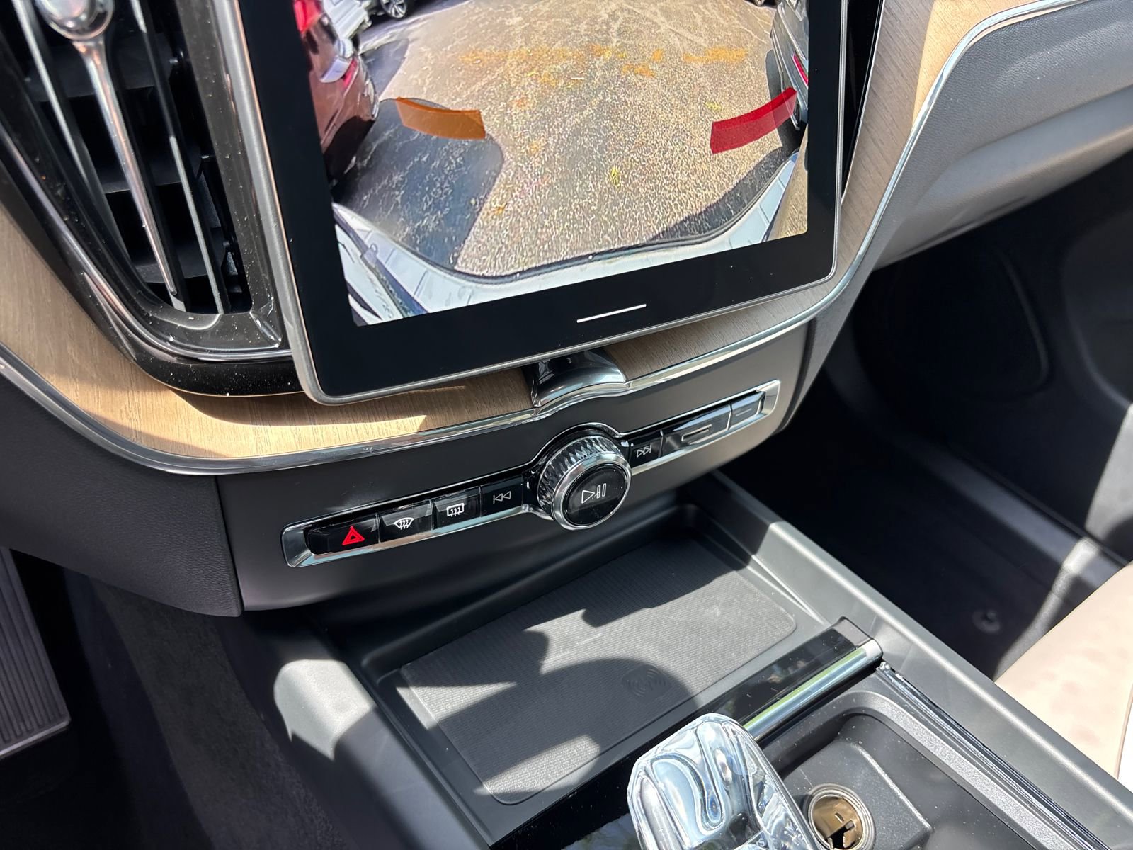 New 2026 Volvo XC60 B5 Plus w/ Protection Package Premier AWD/4WD image 19