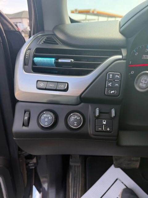 Used 2017 Chevrolet Suburban Premier image 13