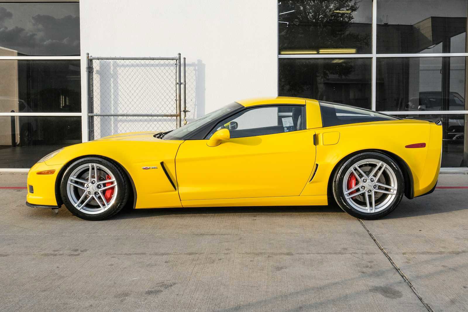 Used 2006 Chevrolet Corvette Z06 w/ Preferred Equipment Group image 11