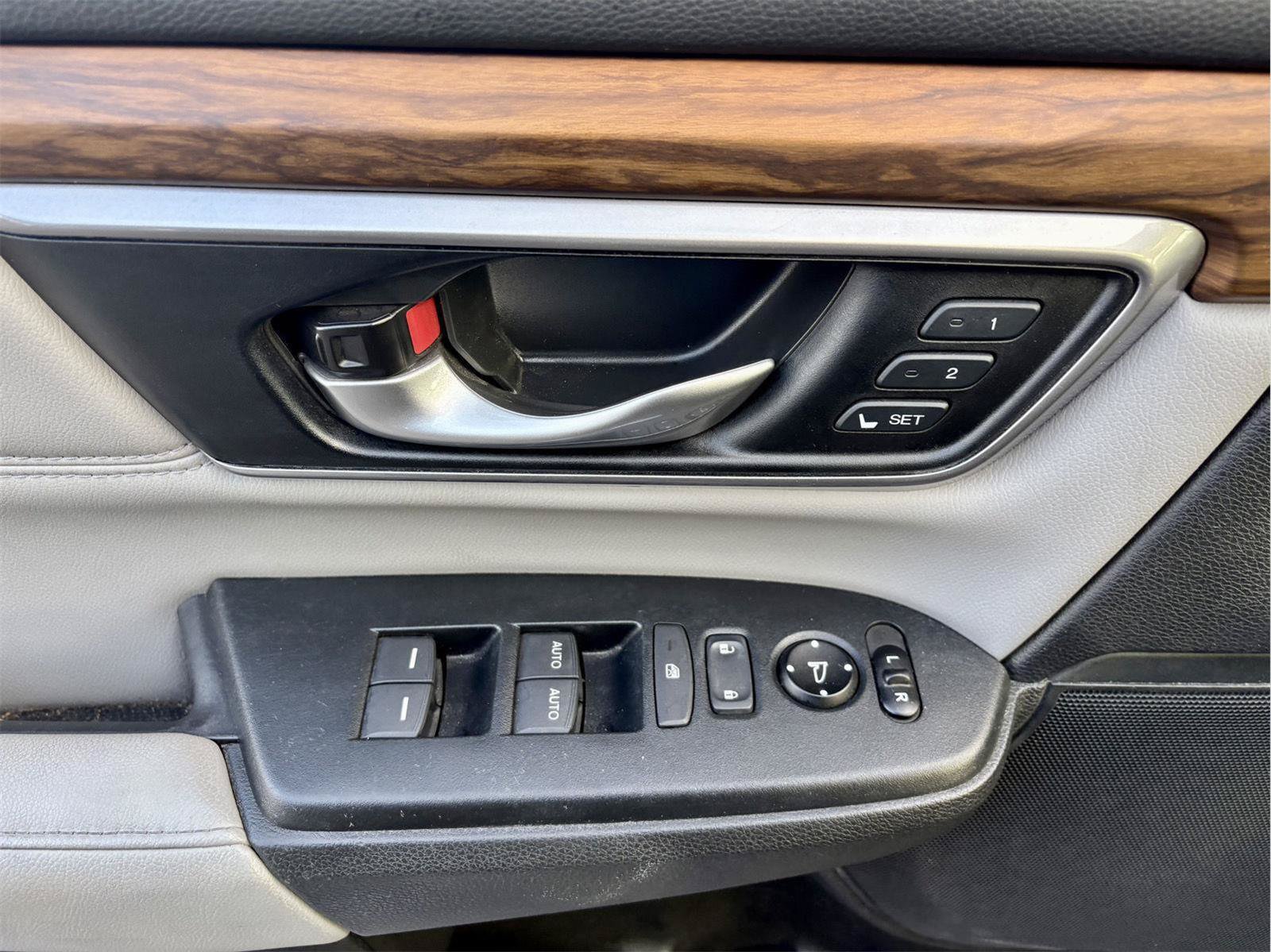 Used 2017 Honda CR-V EX-L image 11