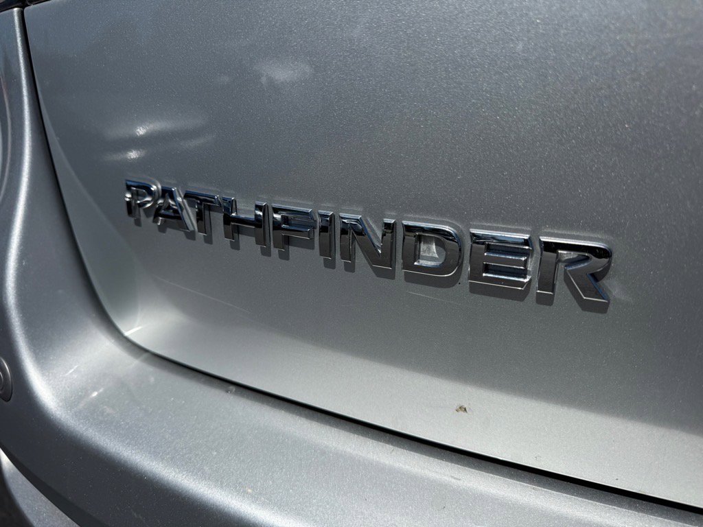 Used 2016 Nissan Pathfinder SV image 4