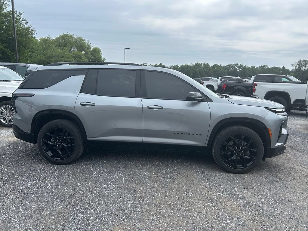 Used 2024 Chevrolet Traverse RS AWD/4WD image 15