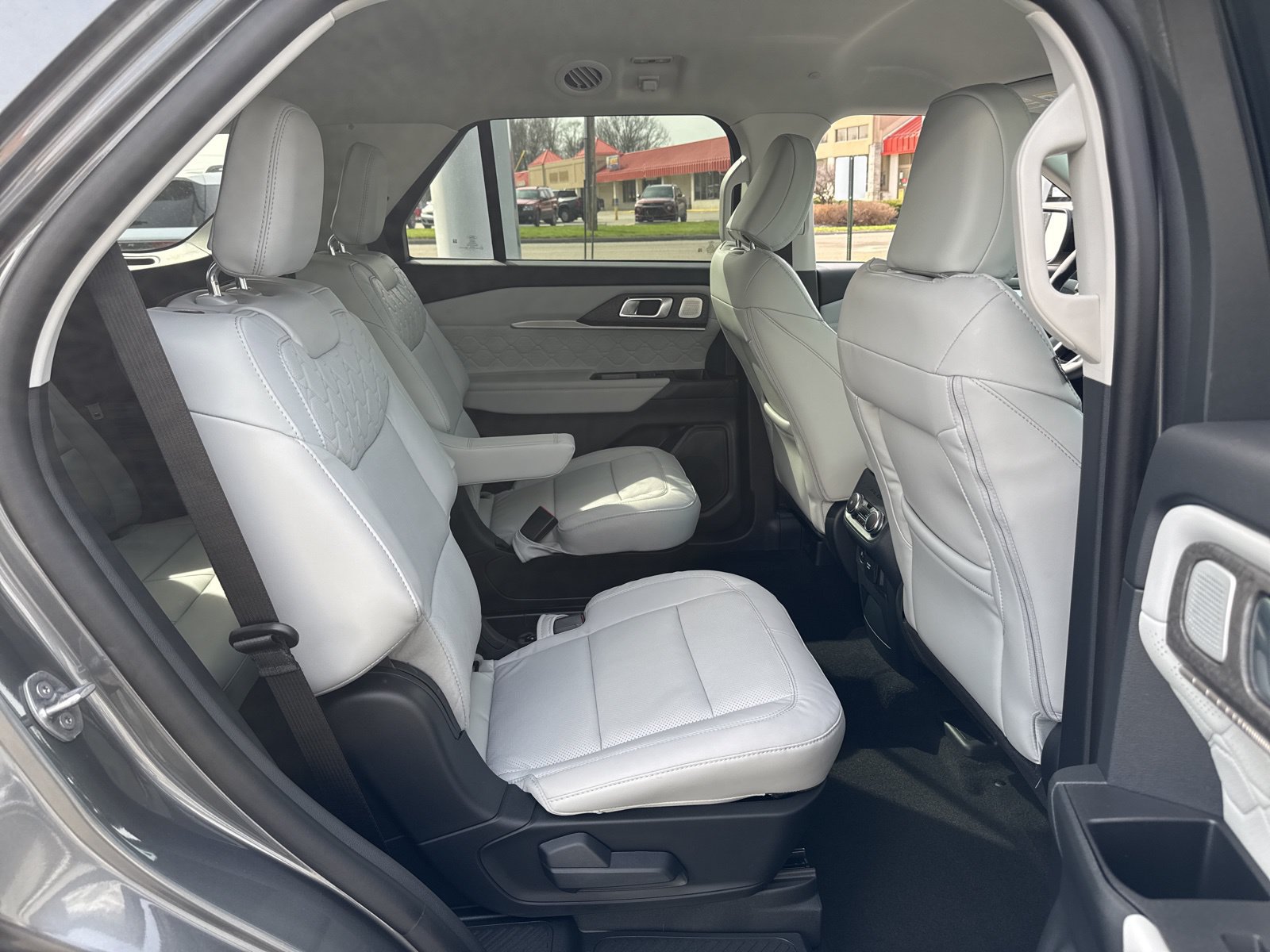 New 2026 Ford Explorer Platinum w/ LUX Leather Package AWD/4WD image 11