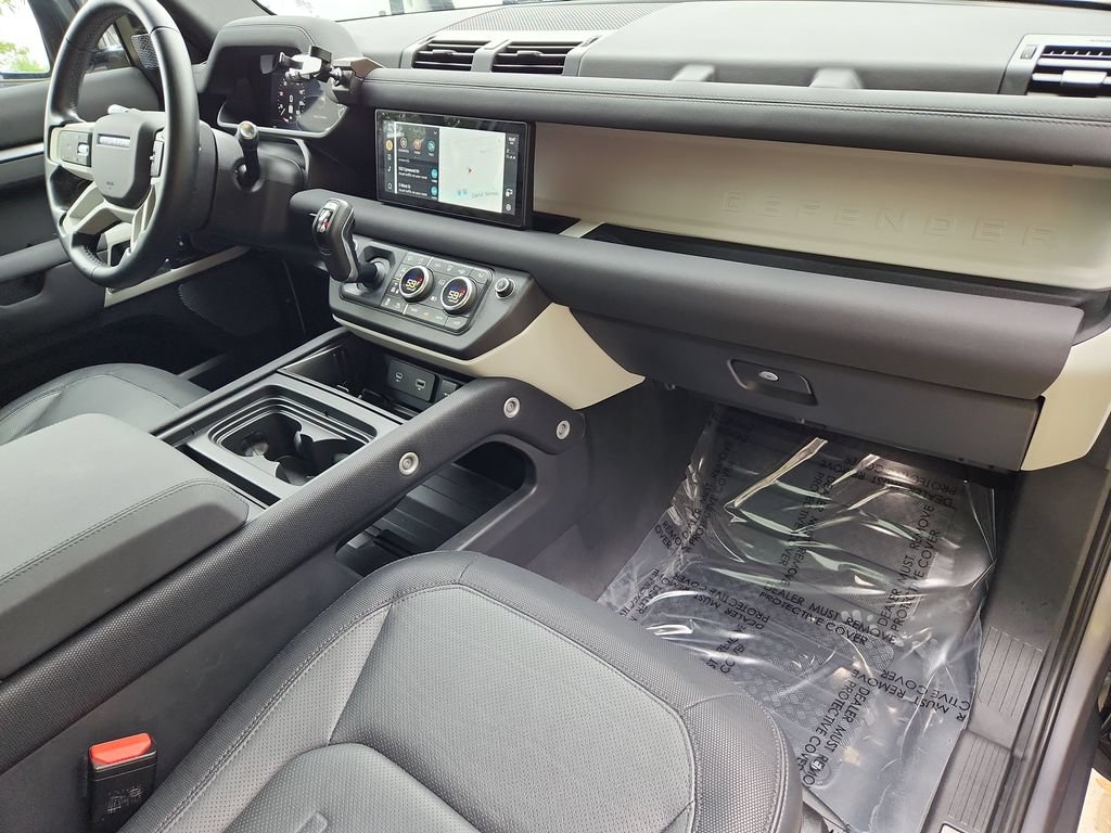 Used 2022 Land Rover Defender 90 X-Dynamic S AWD/4WD image 25