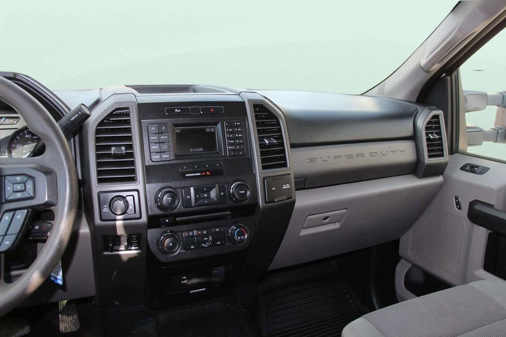 Used 2018 Ford F250 XL w/ Power Equipment Group image 39