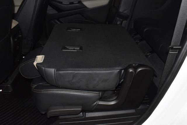 Used 2022 Chevrolet Traverse LS image 30