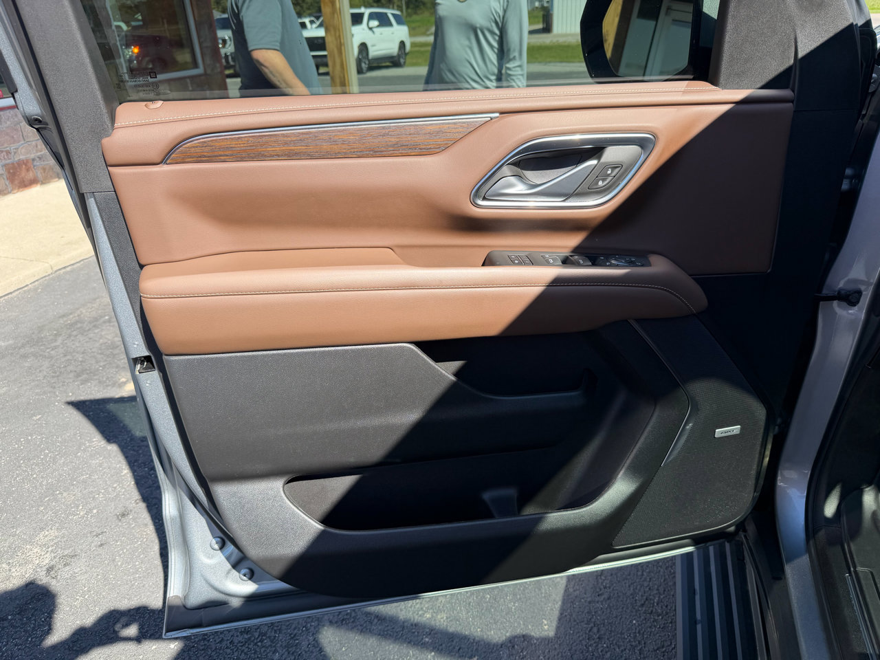 Used 2024 Chevrolet Tahoe High Country w/ Advanced Technology Package image 13