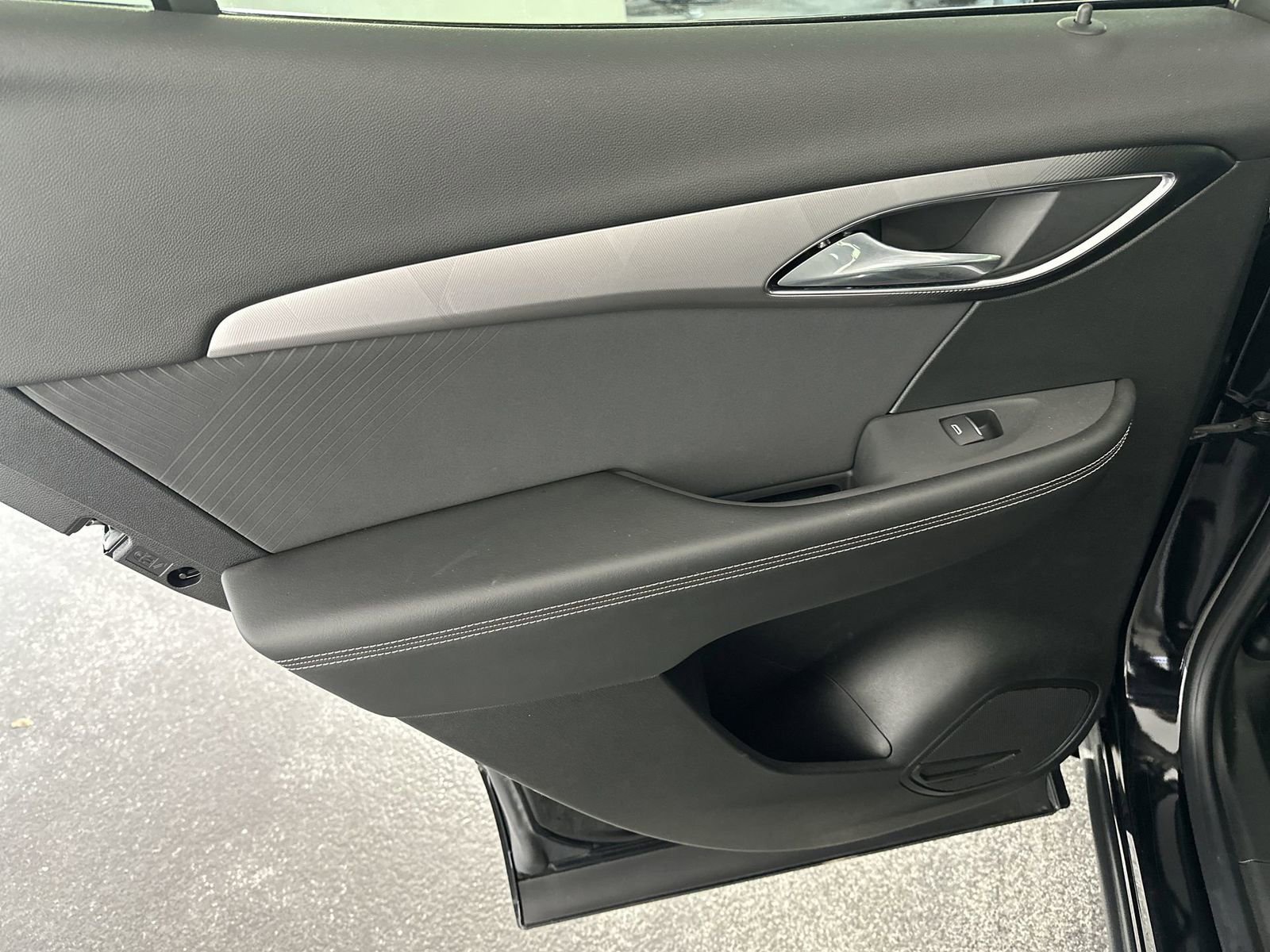 Used 2025 Buick Envision Sport Touring image 30