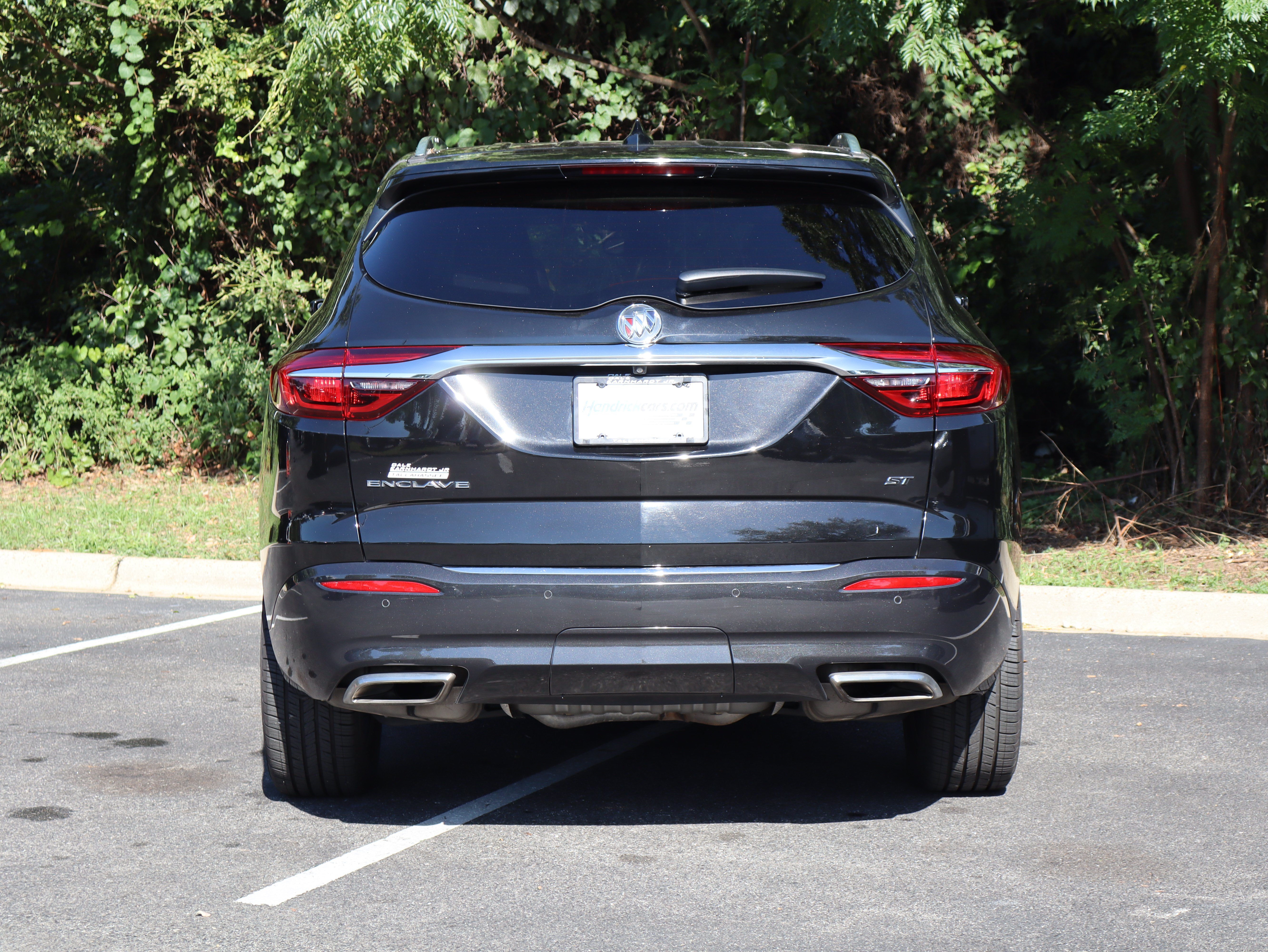 Used 2021 Buick Enclave Essence w/ Sport Touring Edition FWD image 8
