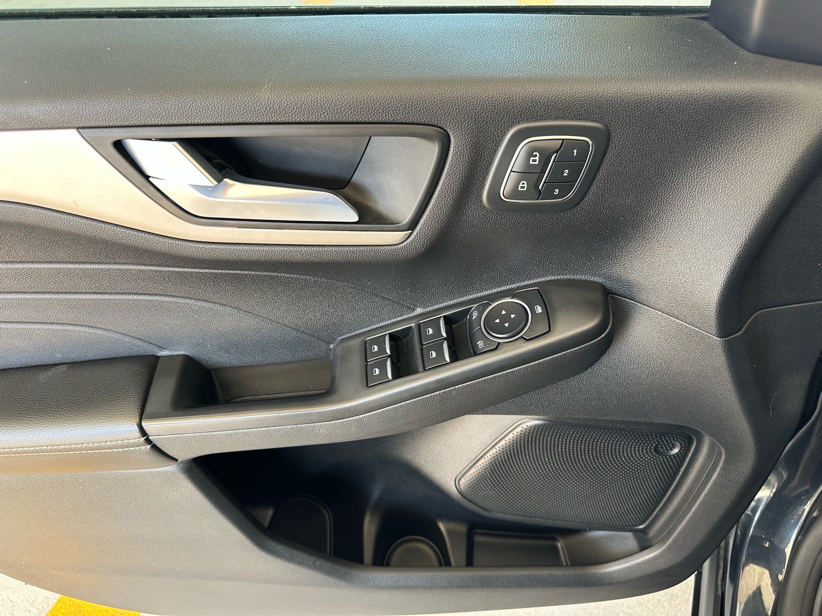 Certified 2022 Ford Escape SEL w/ Technology Package FWD image 14