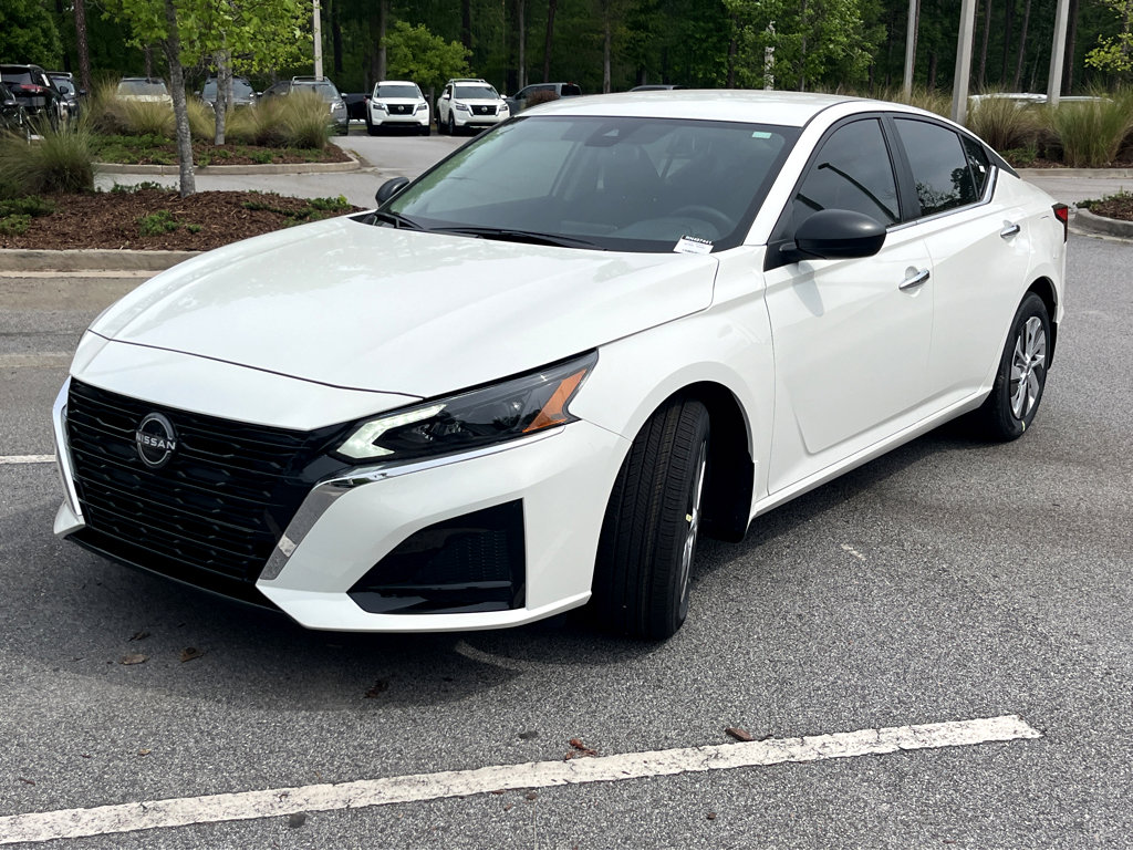 Used 2024 Nissan Altima 2.5 S image 3