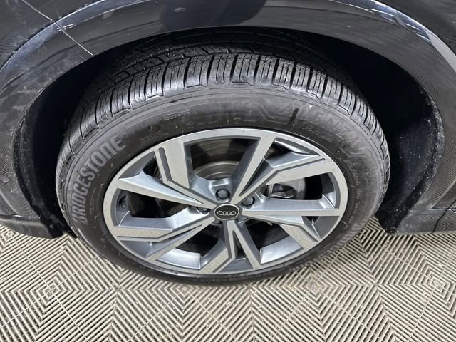 Used 2024 Audi Q4 e-tron Prestige w/ Black Optic Plus Package image 10