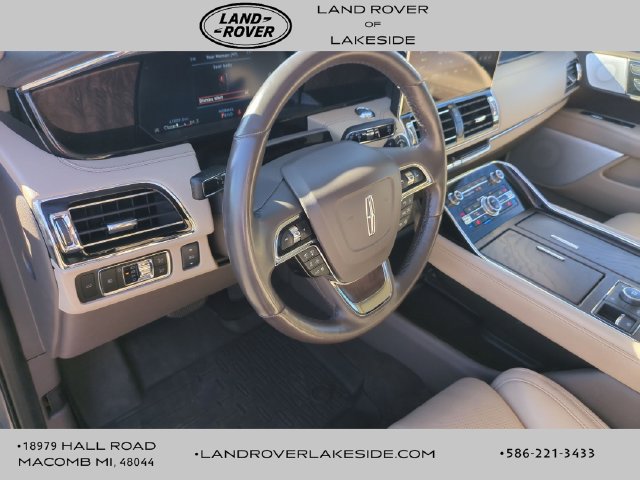 Used 2023 Lincoln Navigator Reserve w/ Equipment Group 201A AWD/4WD image 7