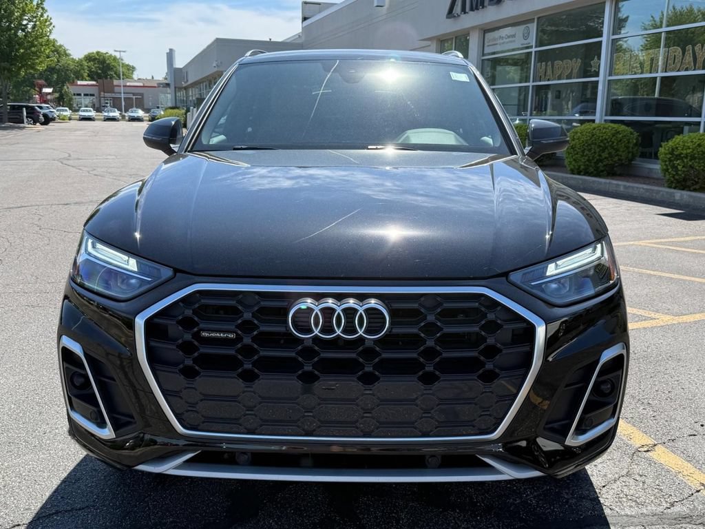 Used 2023 Audi Q5 2.0T Premium w/ Convenience Package AWD/4WD image 9