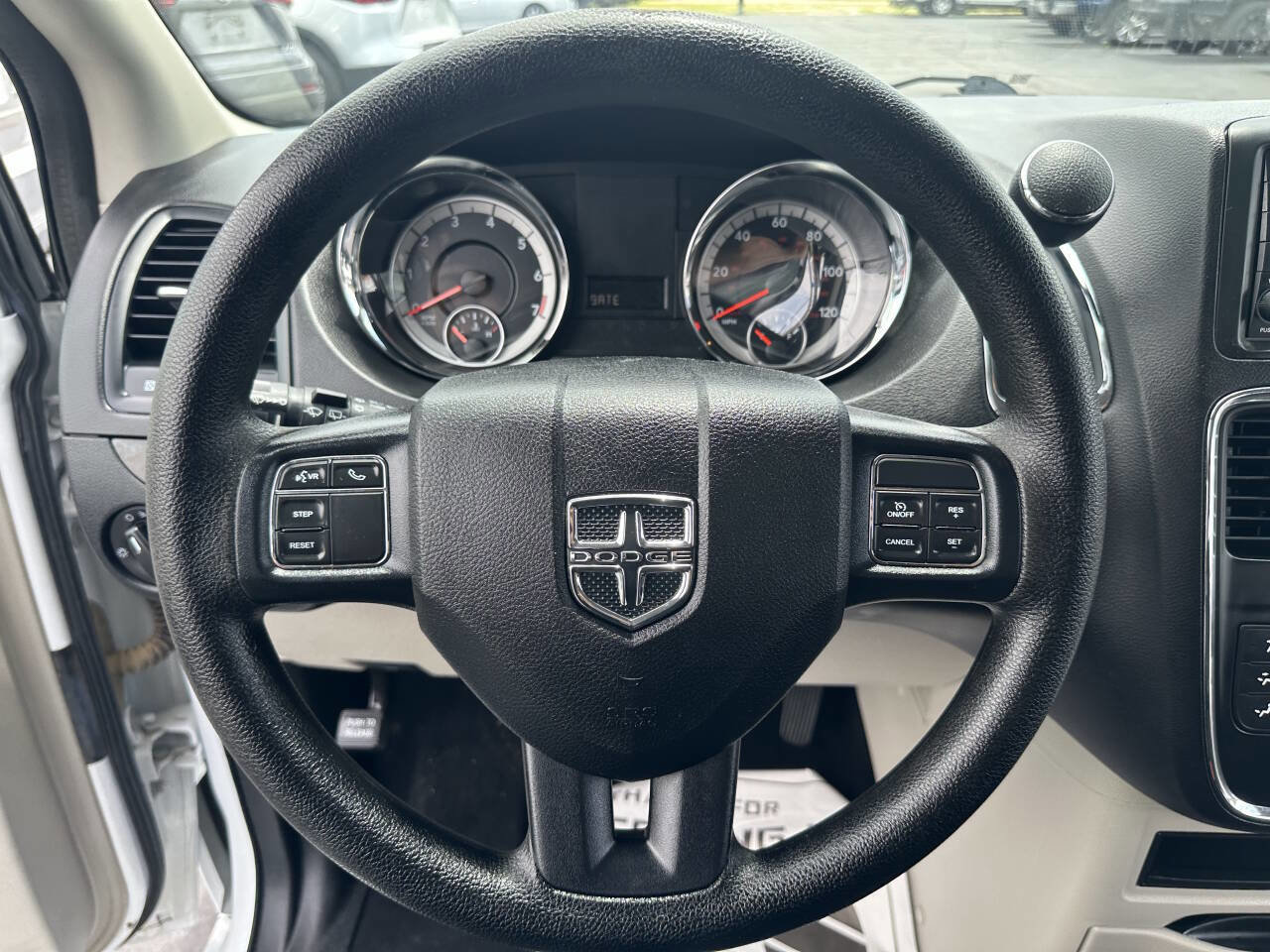Used 2019 Dodge Grand Caravan SE w/ UConnect Hands-Free Group FWD image 20