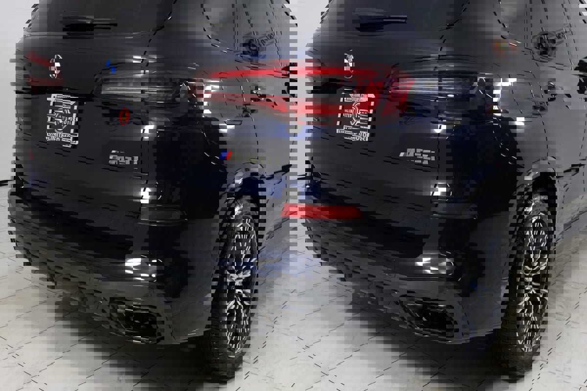 Used 2020 BMW X5 M50i w/ Premium Package image 45