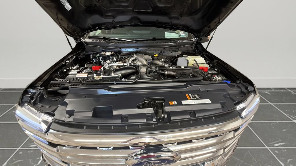 Used 2025 Ford F250 Lariat AWD/4WD image 24