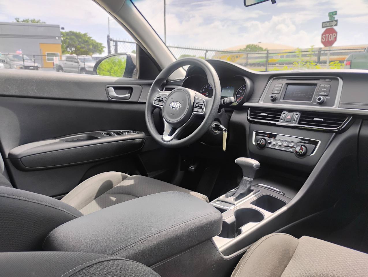 Used 2017 Kia Optima LX FWD image 73
