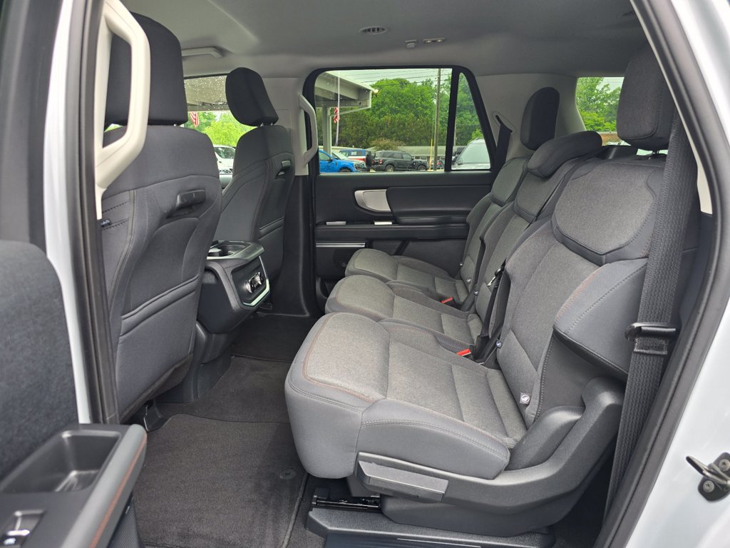 Used 2025 Ford Expedition Max Active RWD image 11