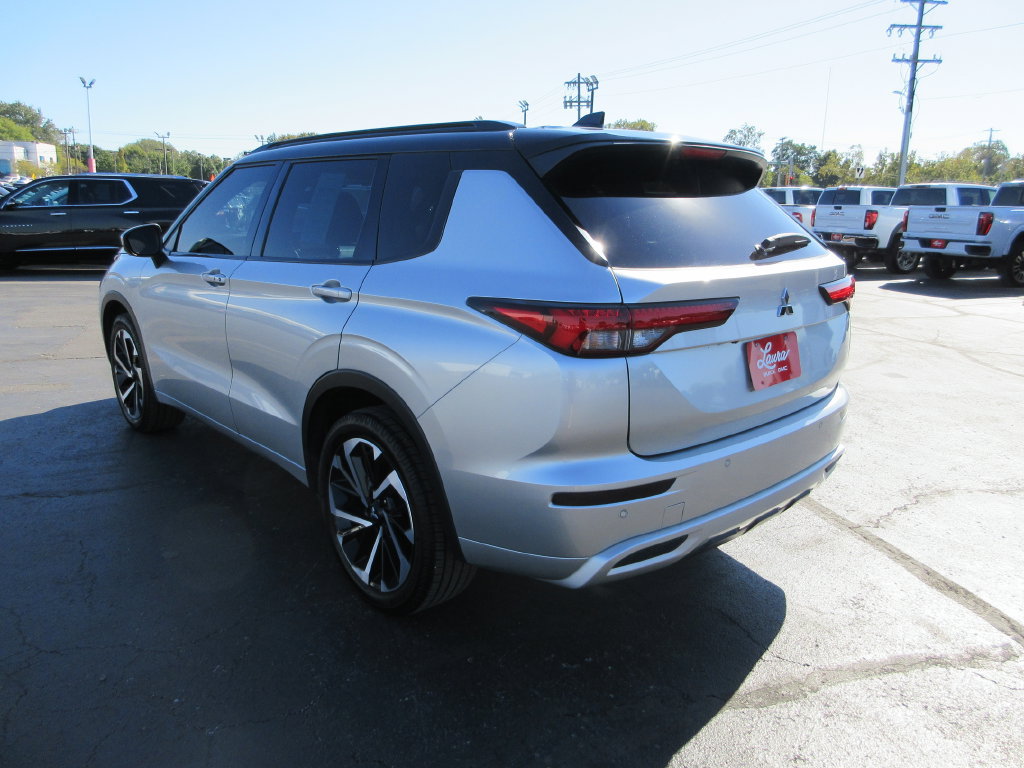 Used 2023 Mitsubishi Outlander SEL AWD/4WD image 9