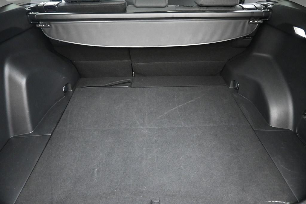 Used 2025 Toyota RAV4 XLE FWD image 18