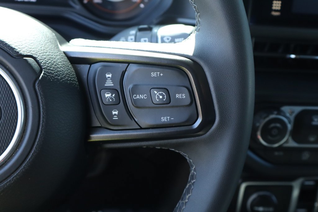 Certified 2025 Jeep Wrangler Unlimited Rubicon AWD/4WD image 23