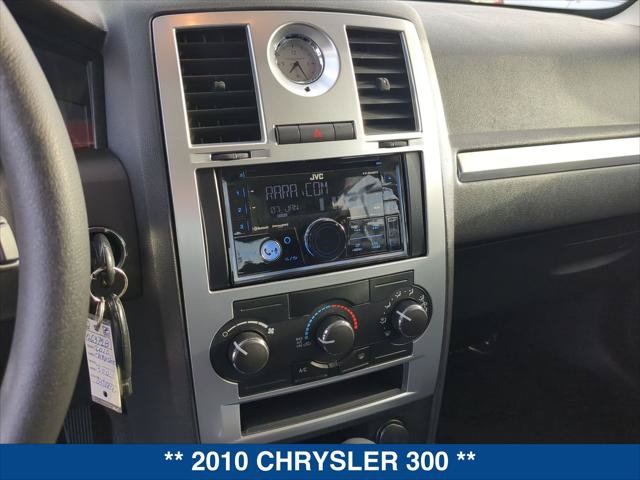 Used 2010 Chrysler 300 Touring RWD image 15