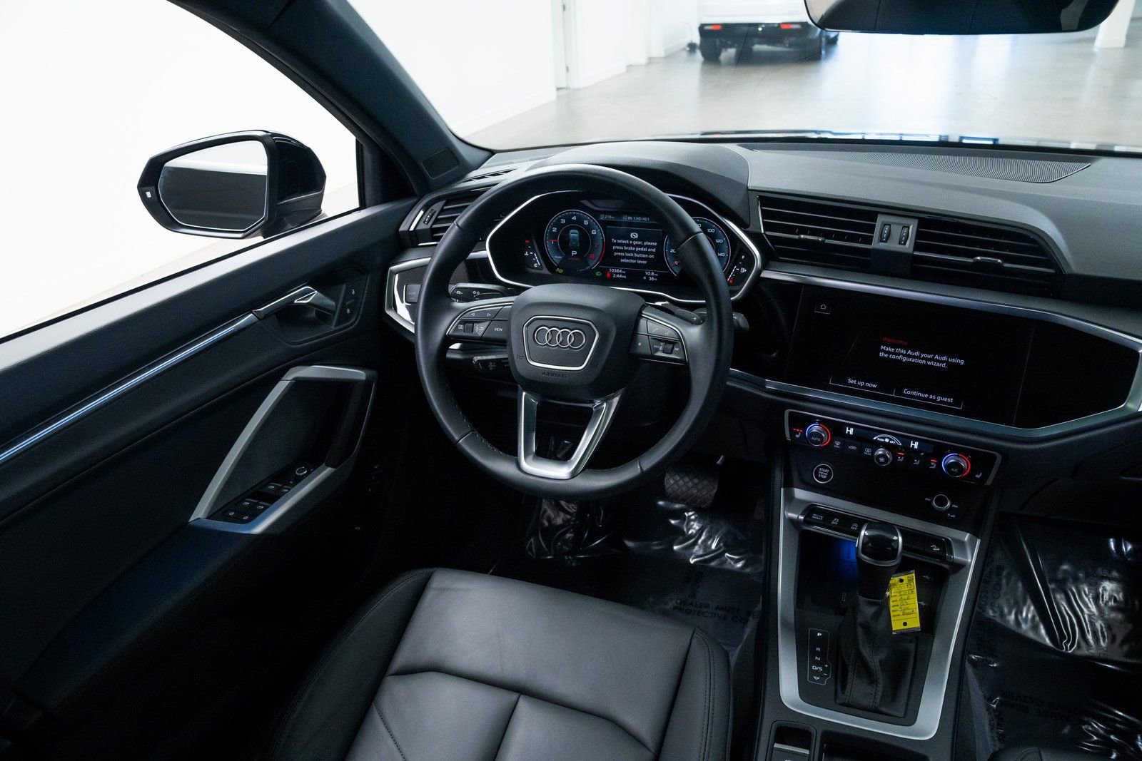 Used 2024 Audi Q3 2.0T Premium Plus w/ Premium Plus Package image 10