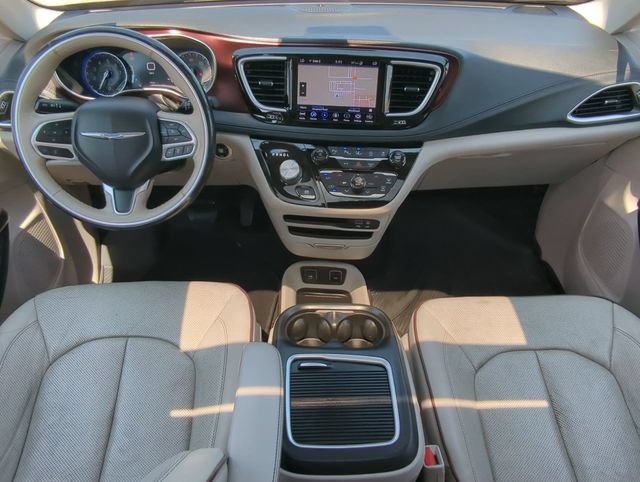 Used 2020 Chrysler Pacifica Limited w/ Tire & Wheel Group FWD image 24