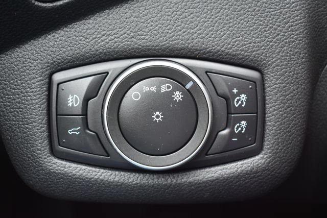 Used 2019 Ford Escape SE FWD image 17