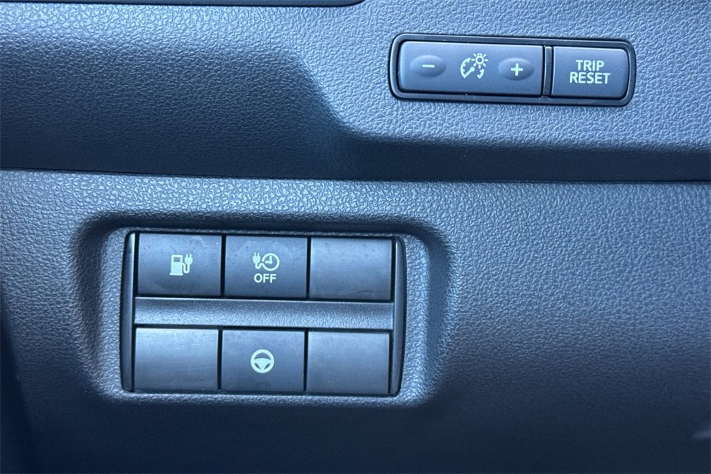 Used 2020 Nissan Leaf SV w/ SV Technology Package image 32