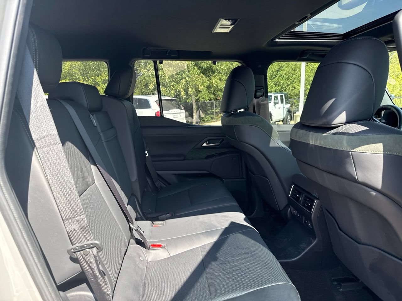 Used 2024 Lexus GX 550 AWD/4WD image 14