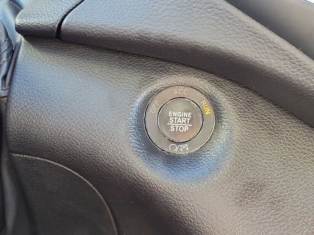 Used 2022 Jeep Cherokee Trailhawk w/ Technology Group B image 19